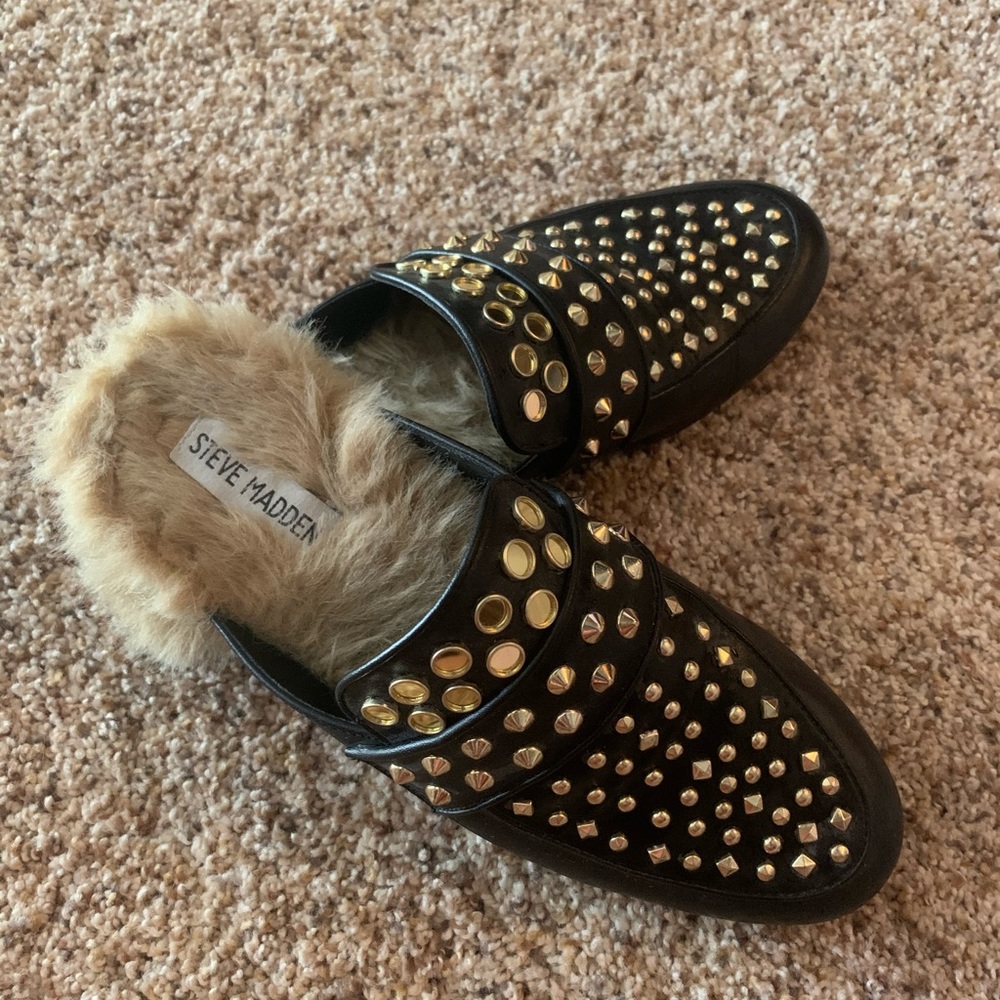 STEVE MADDEN Jordan Studded Faux Fur Trim Mule